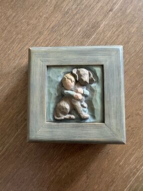 WILLOW TREE - Boy hugging dog box